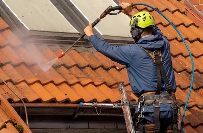 Démoussage et hydrofuge de toiture à Cossesseville
